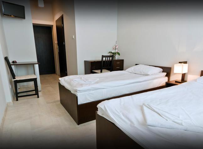 Avion Hotel Świdnik Habitación foto